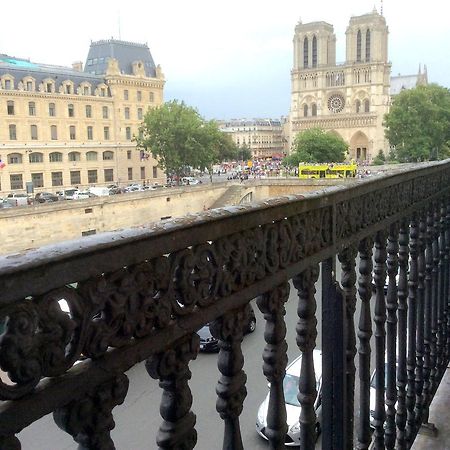Two Bedroom Luxury Apartment - Balcony With View Of Notre Dame Paris Exterior foto