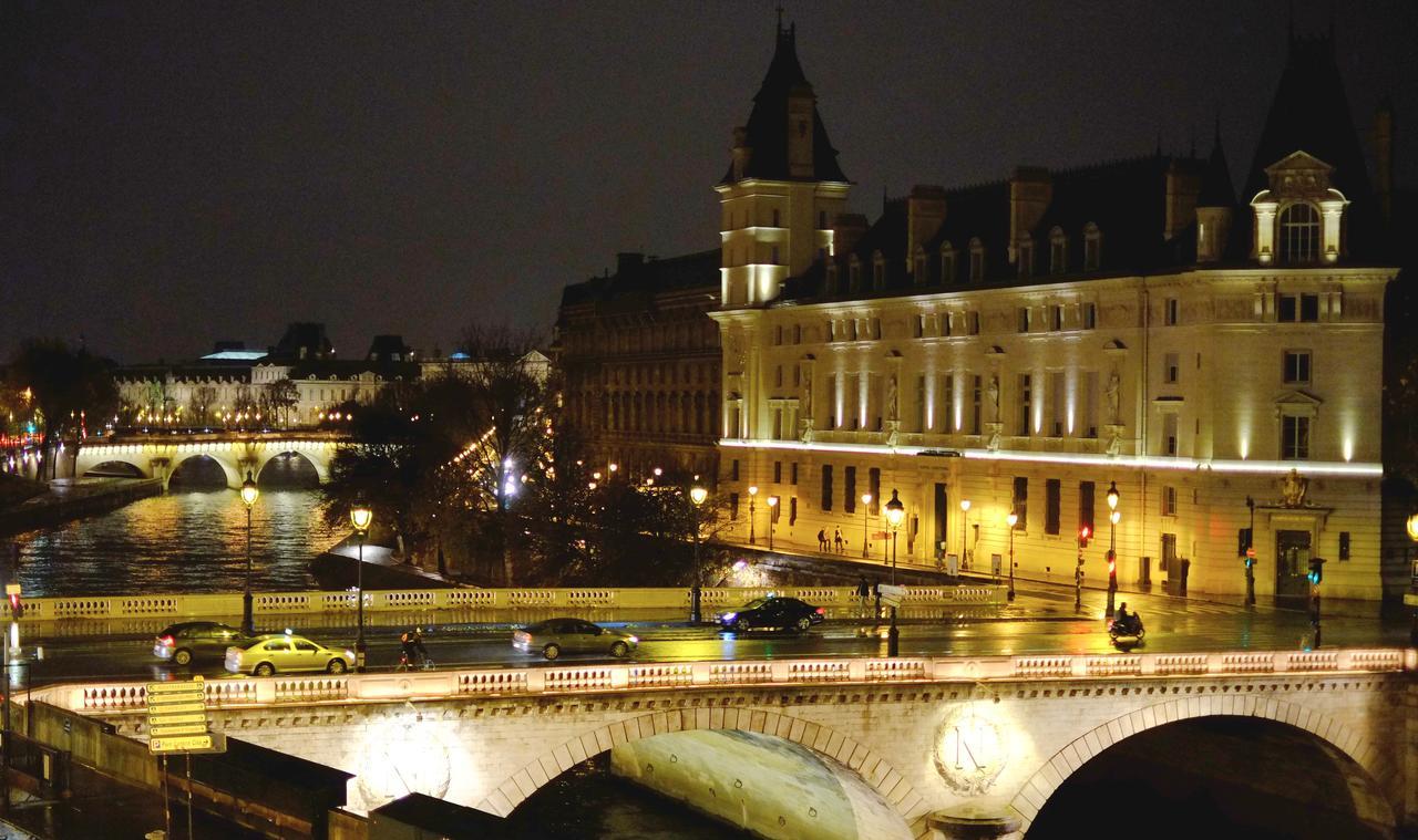 Two Bedroom Luxury Apartment - Balcony With View Of Notre Dame Paris Exterior foto